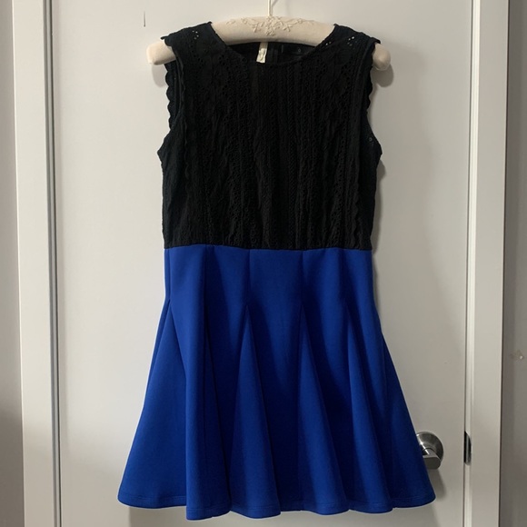 🇨🇦Canada Day DRESS SALE🇨🇦 ♥️🇭🇰Bread and Butter Dress-Size 0-$80 - Picture 3 of 8